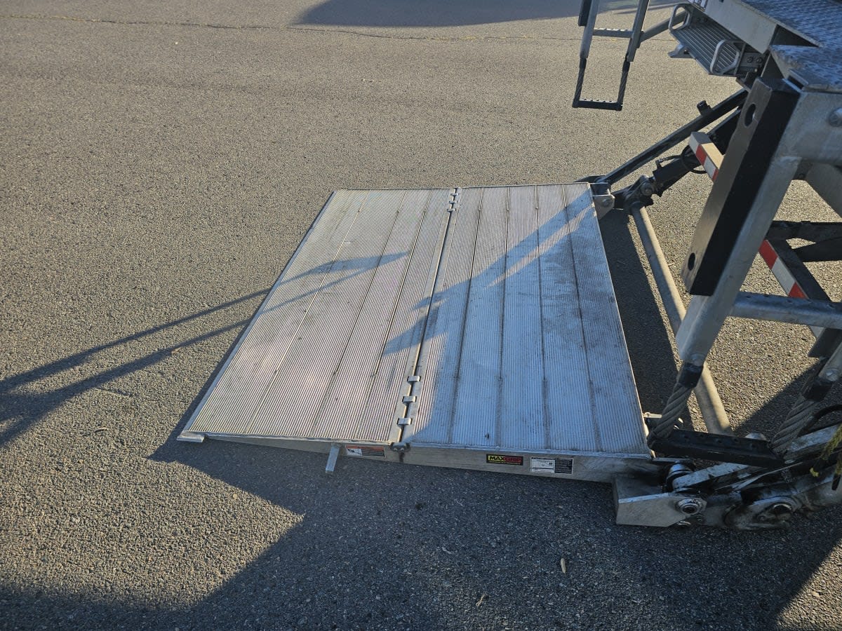 2020 Freightliner/Mercedes M2 106 897104