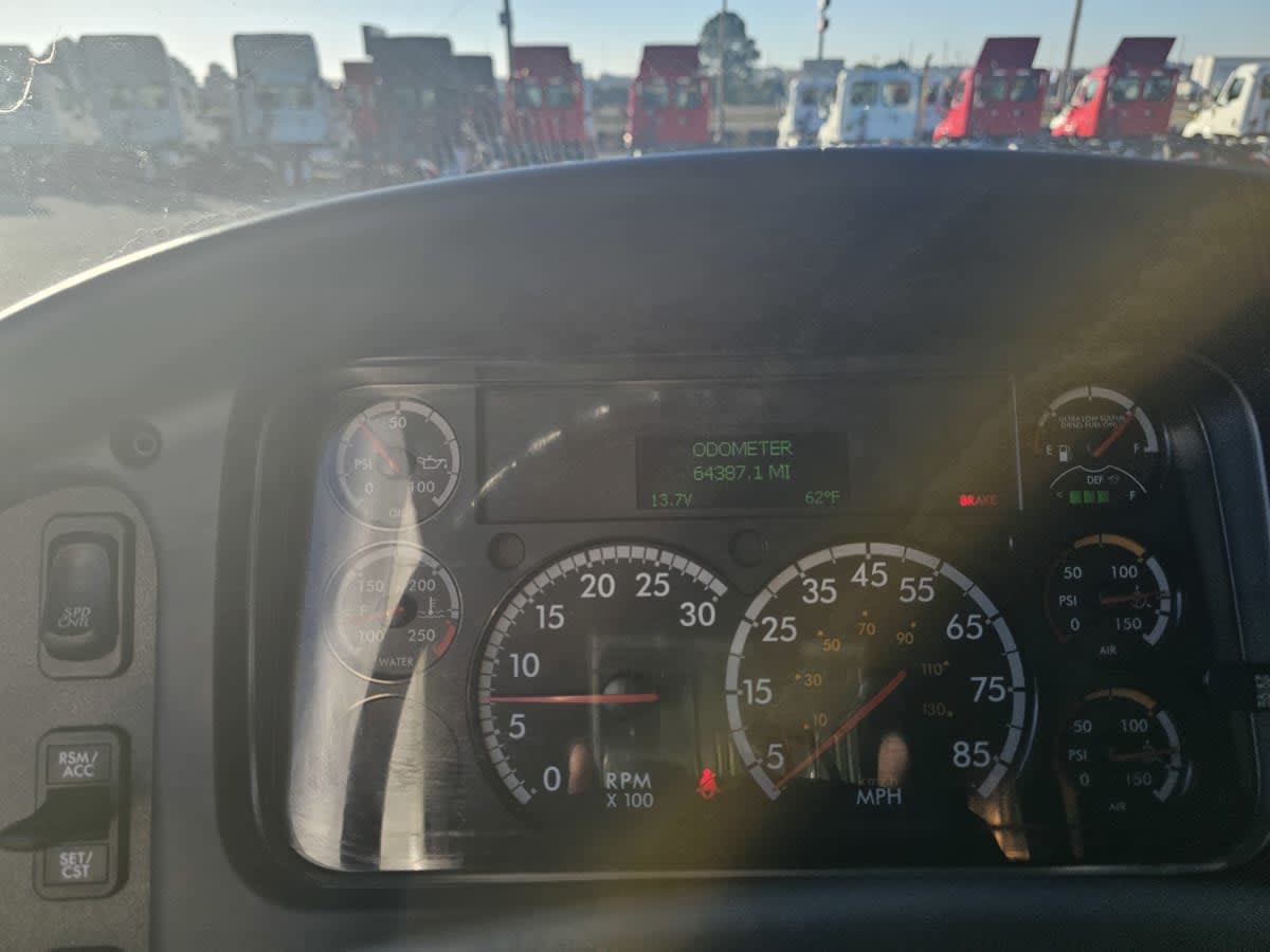 2020 Freightliner/Mercedes M2 106 897104