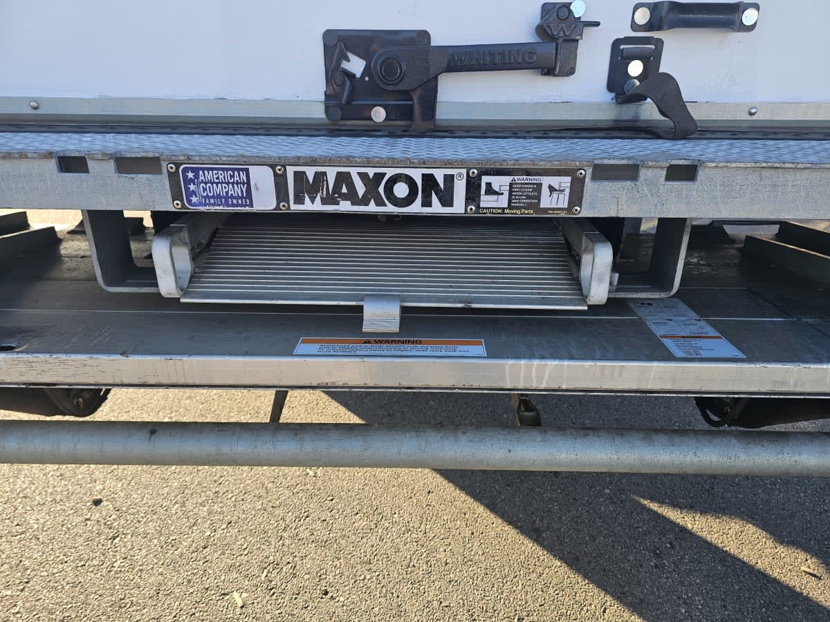 2020 Freightliner/Mercedes M2 106 897104