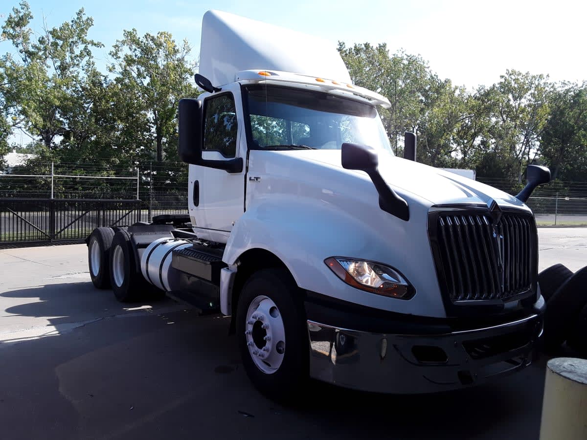 2020 Navistar International LT625 DAYCAB T/A 897117