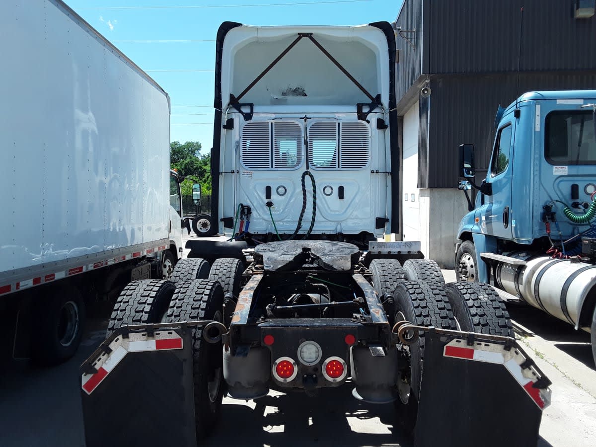 2020 Freightliner NEW CASCADIA 116 897178