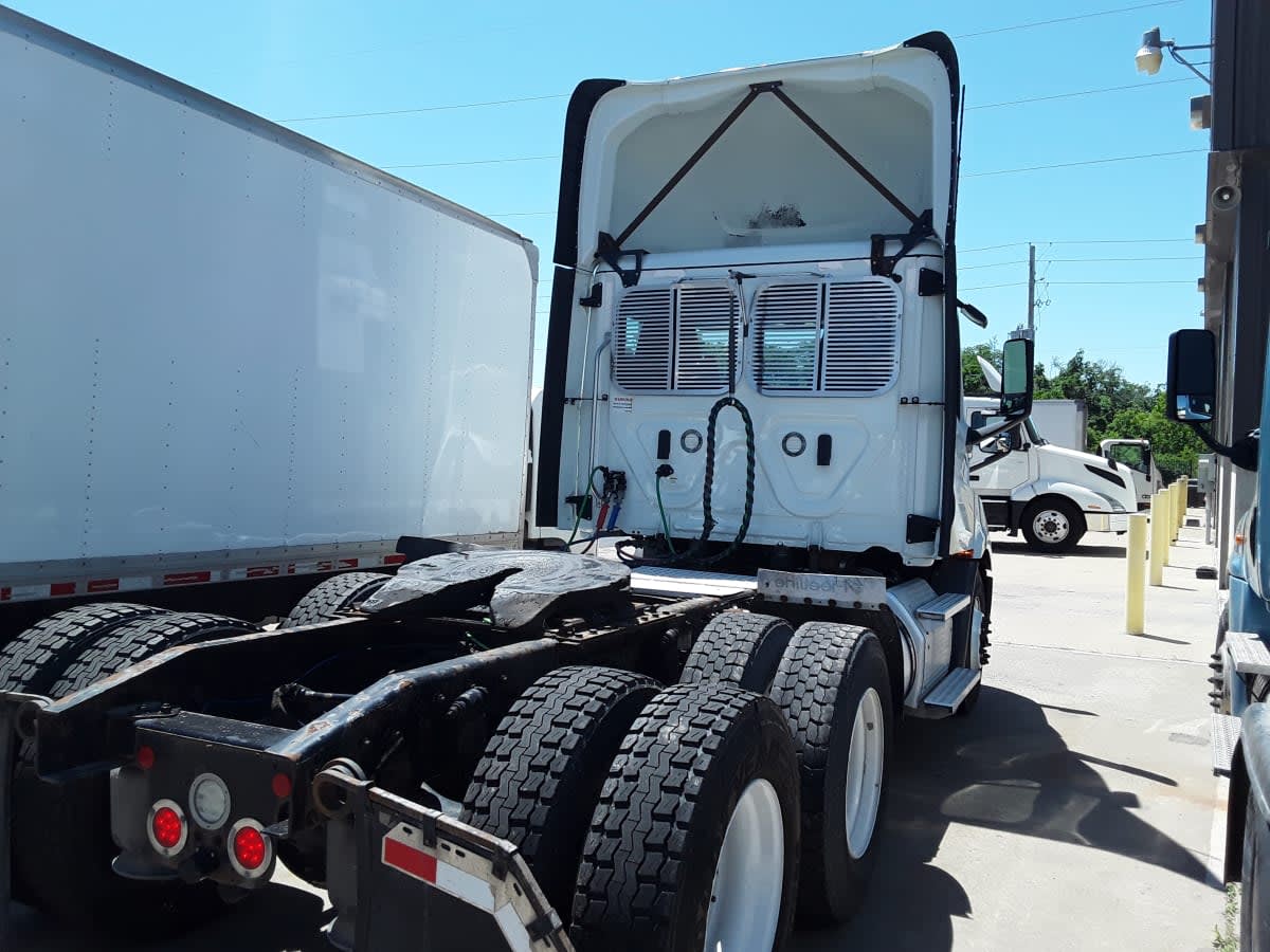 2020 Freightliner NEW CASCADIA 116 897178