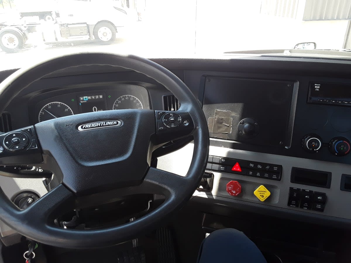 2020 Freightliner NEW CASCADIA 116 897178
