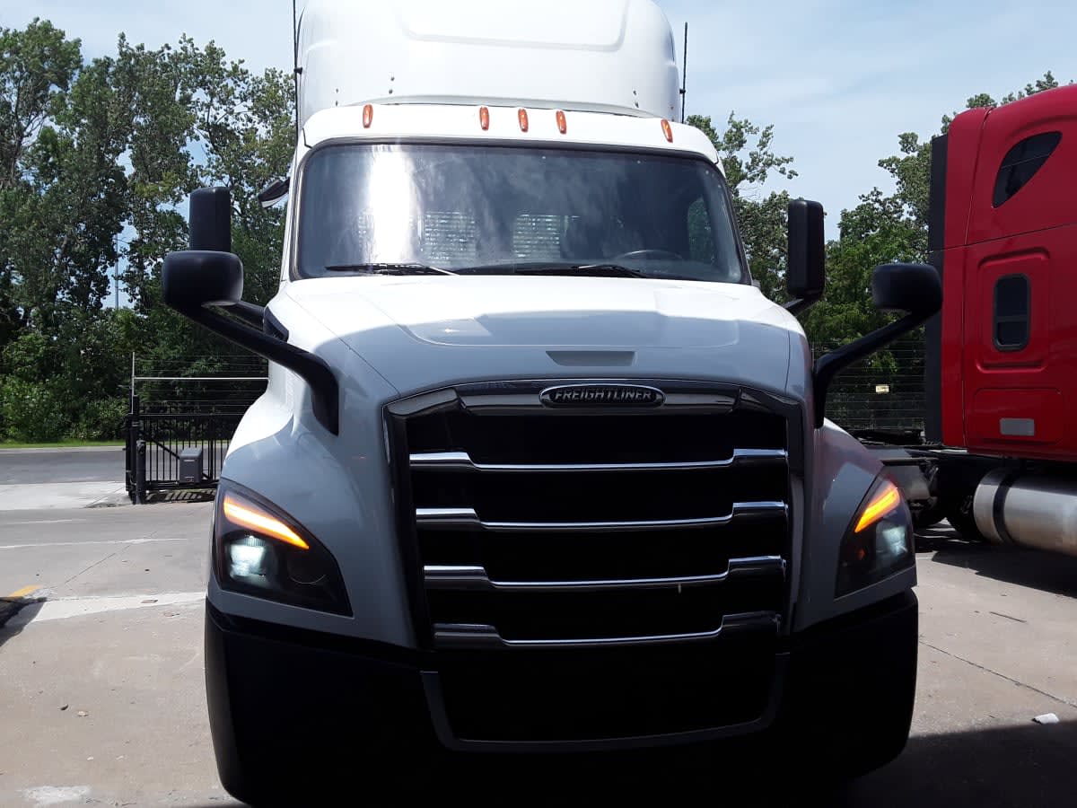 2020 Freightliner NEW CASCADIA 116 897179