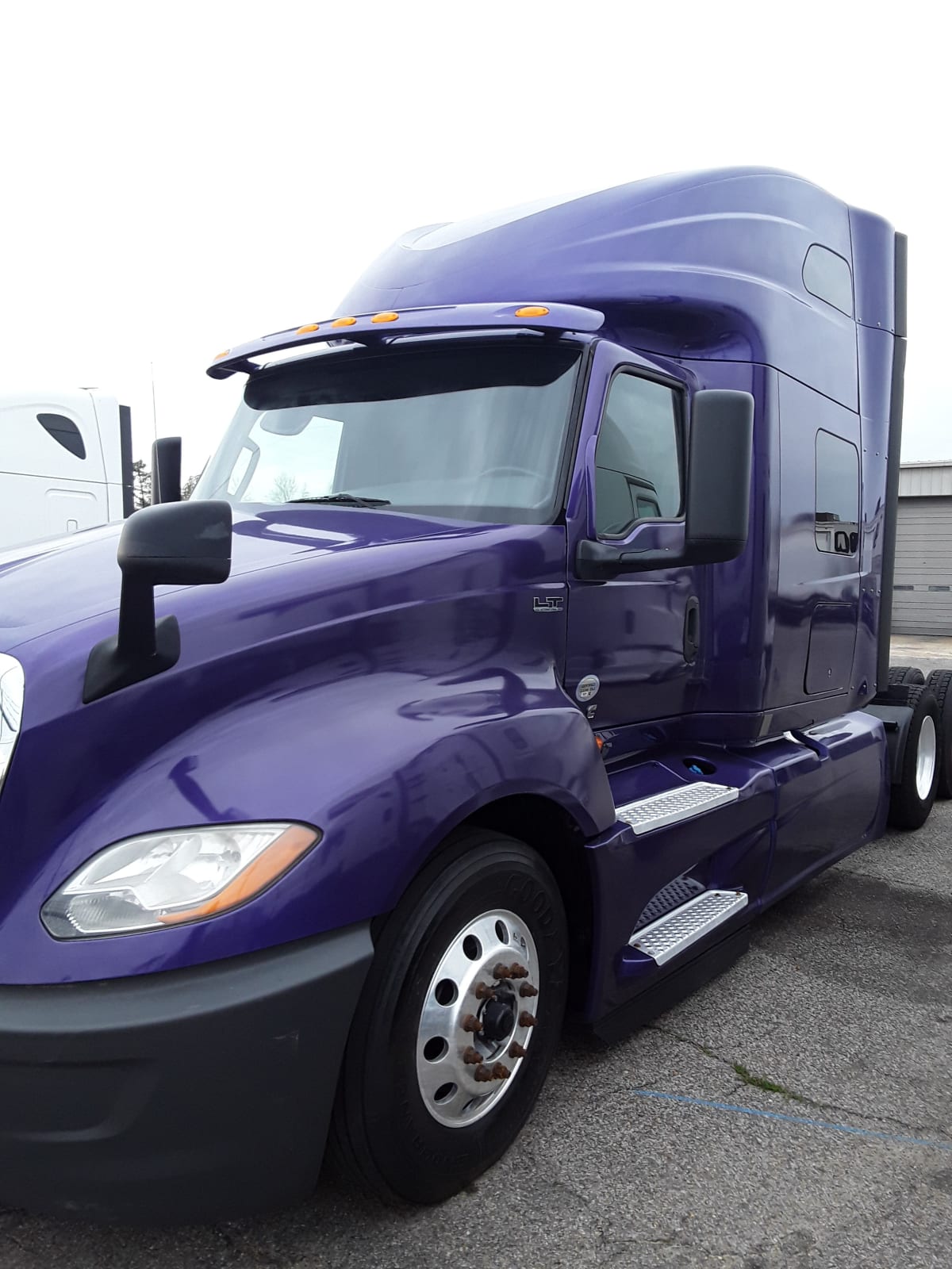 2020 Navistar International LT625 SLPR CAB 897195 2020 Navistar International LT625 SLPR CAB 897195