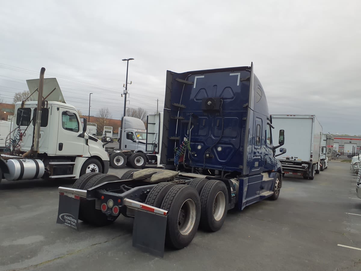 2020 Freightliner - image 4