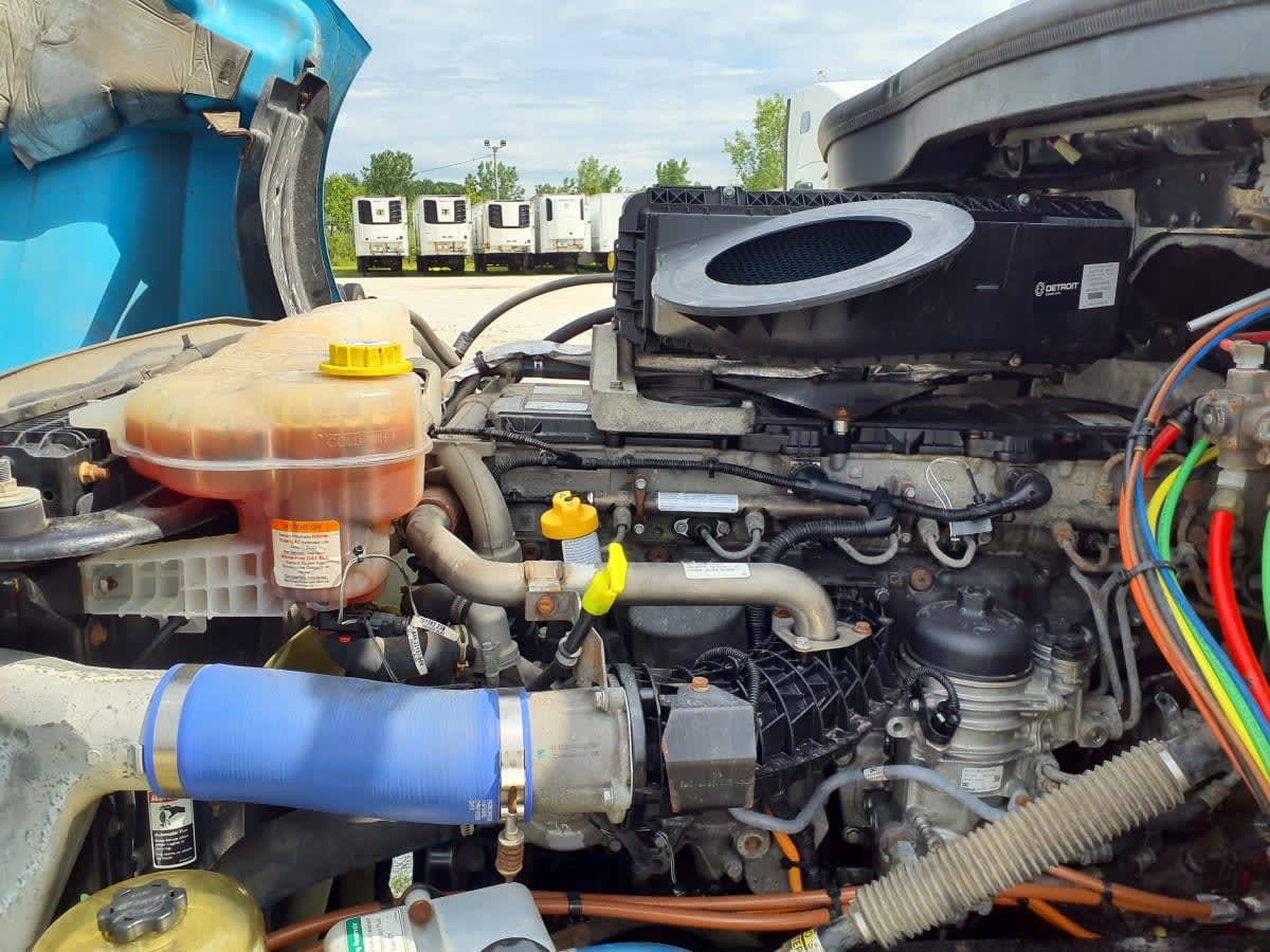2020 Freightliner Cascadia in Indianapolis, IN — photo 8