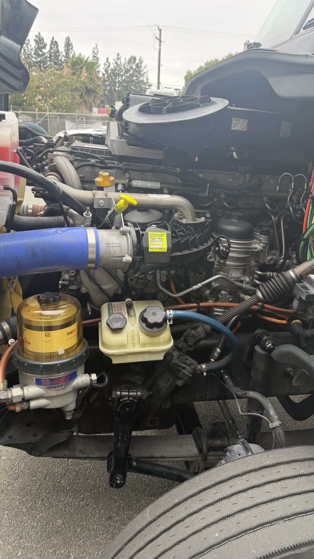 2020 Freightliner Cascadia in Pomona, CA — photo 8