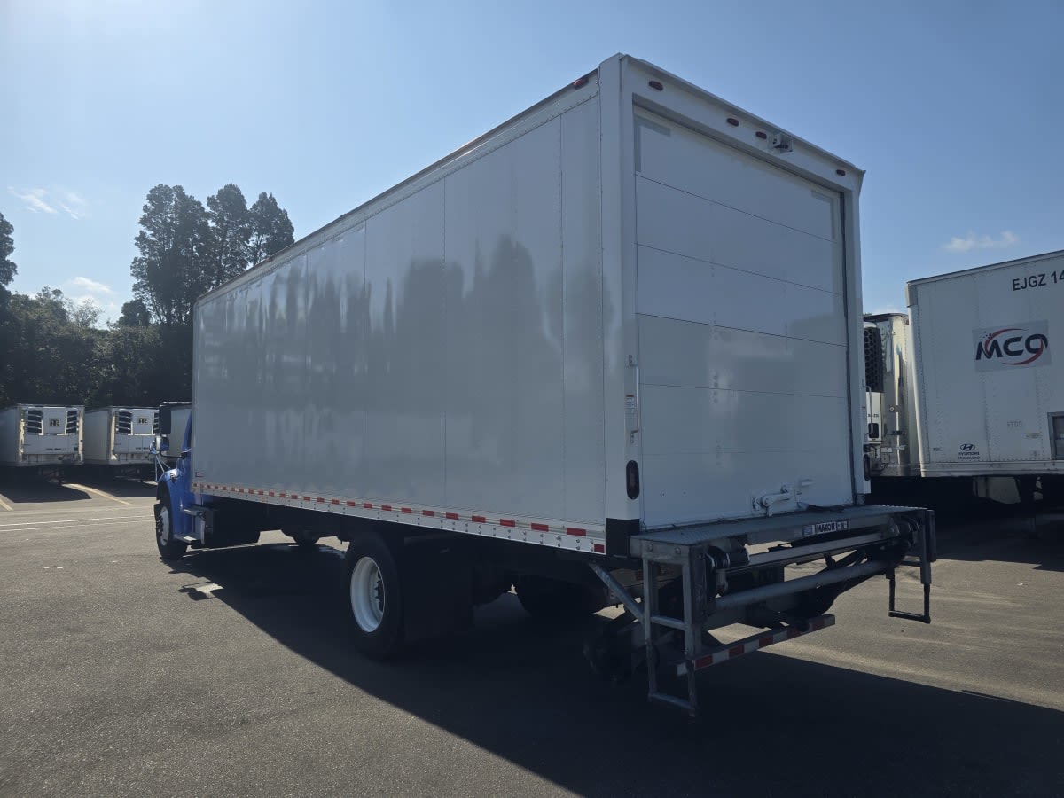 2020 Freightliner M2 106 in Tampa, FL — photo 4