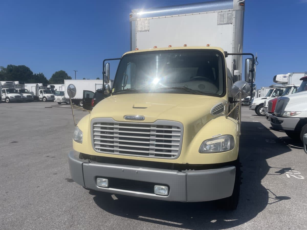 2020 Freightliner M2 106 in Beltsville, MD — photo 2