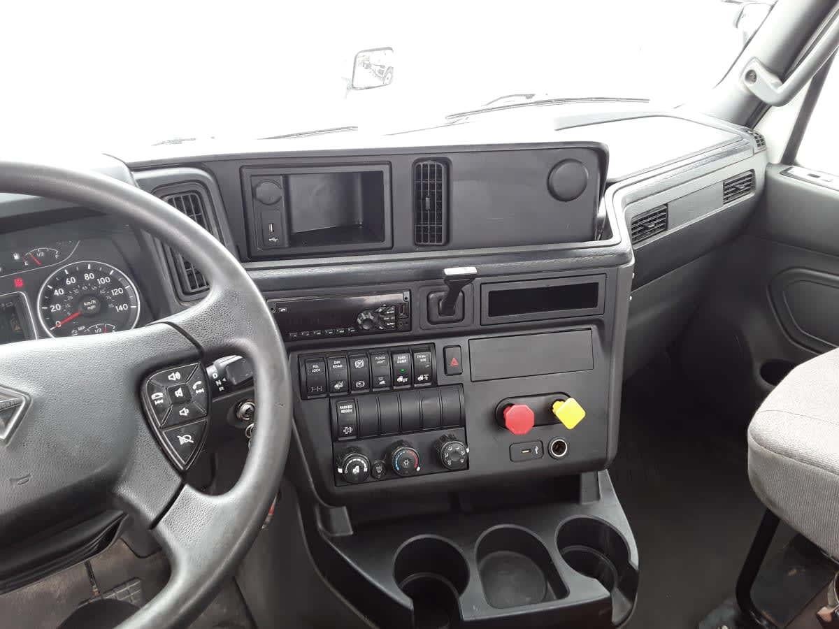 2020 Navistar International LT625 DAYCAB T/A 897607