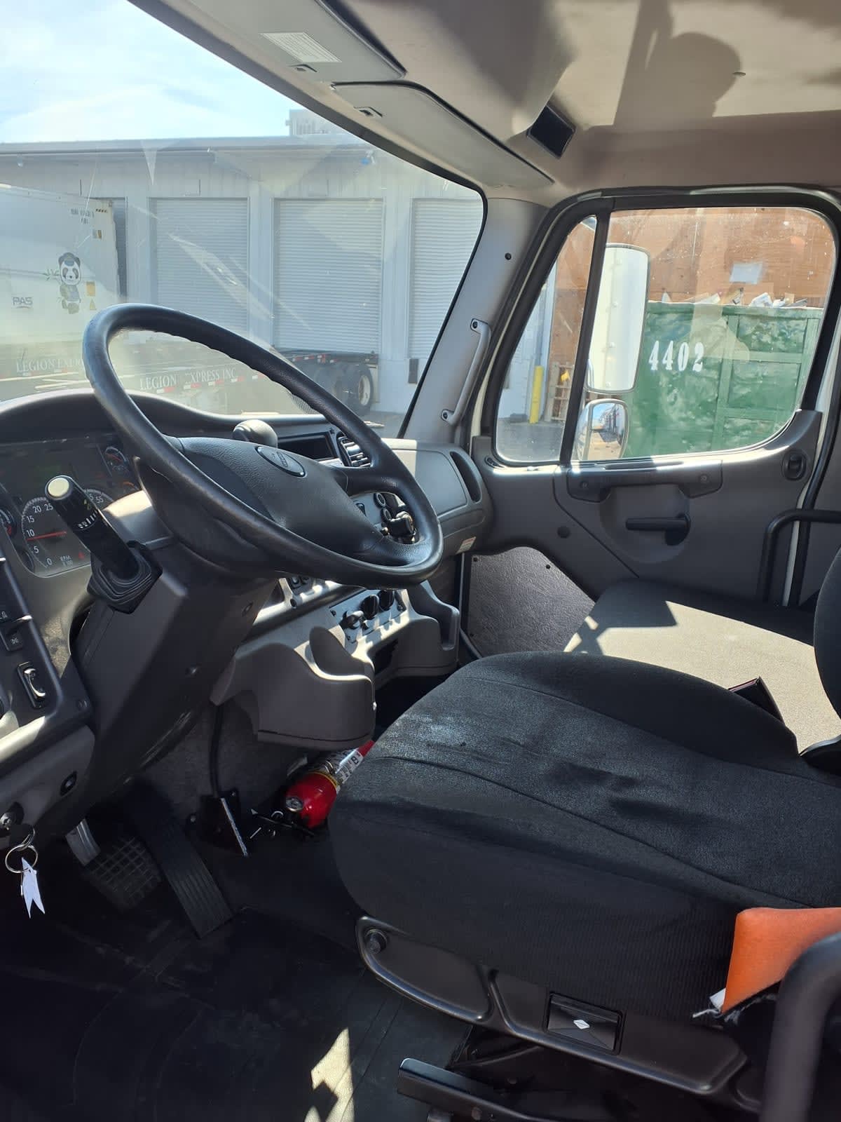 2020 Freightliner/Mercedes M2 106 897629