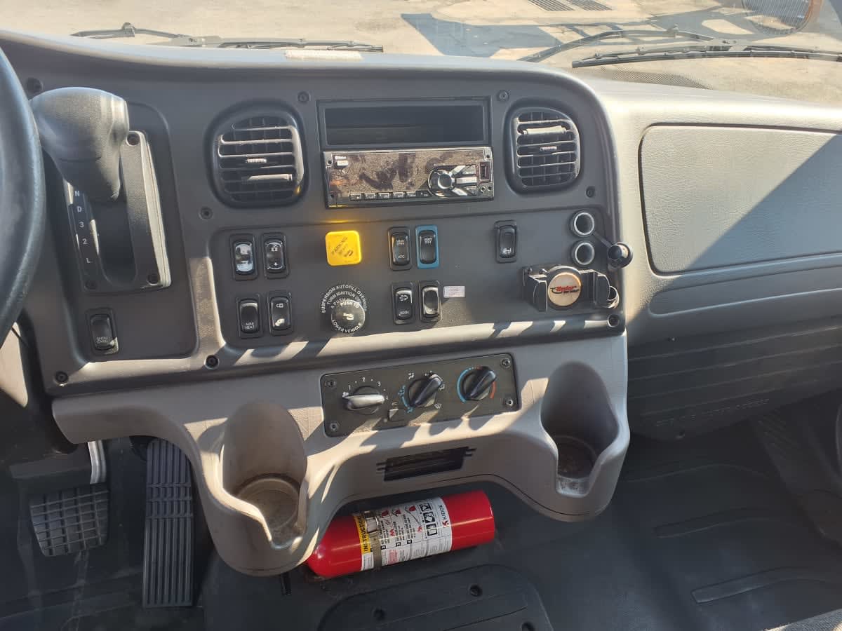 2020 Freightliner/Mercedes M2 106 897629