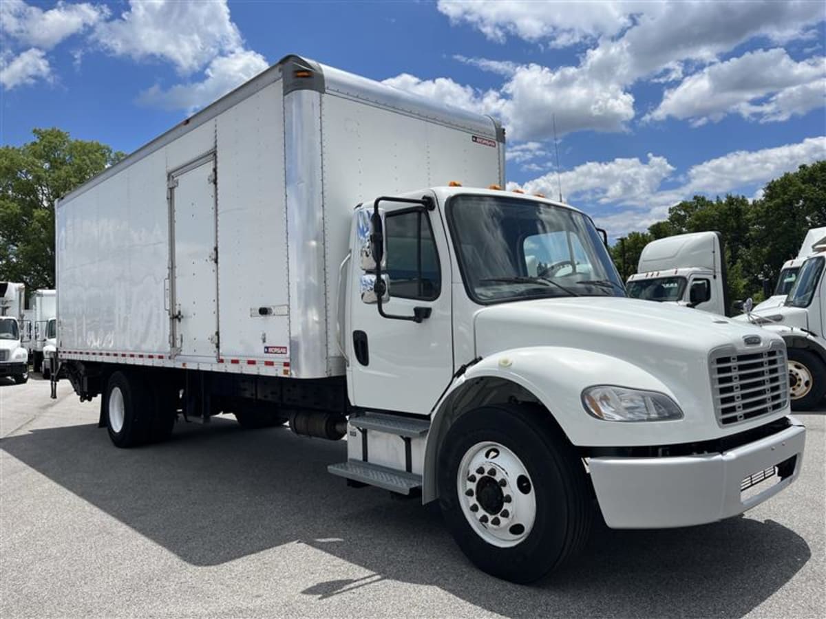 2020 Freightliner M2 106 in Beltsville, MD — photo 3