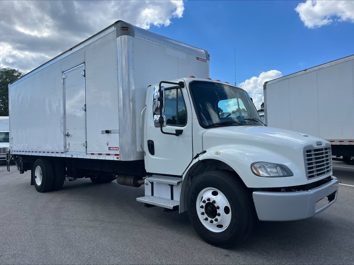 2020 Freightliner M2 106 in Beltsville, MD — photo 3