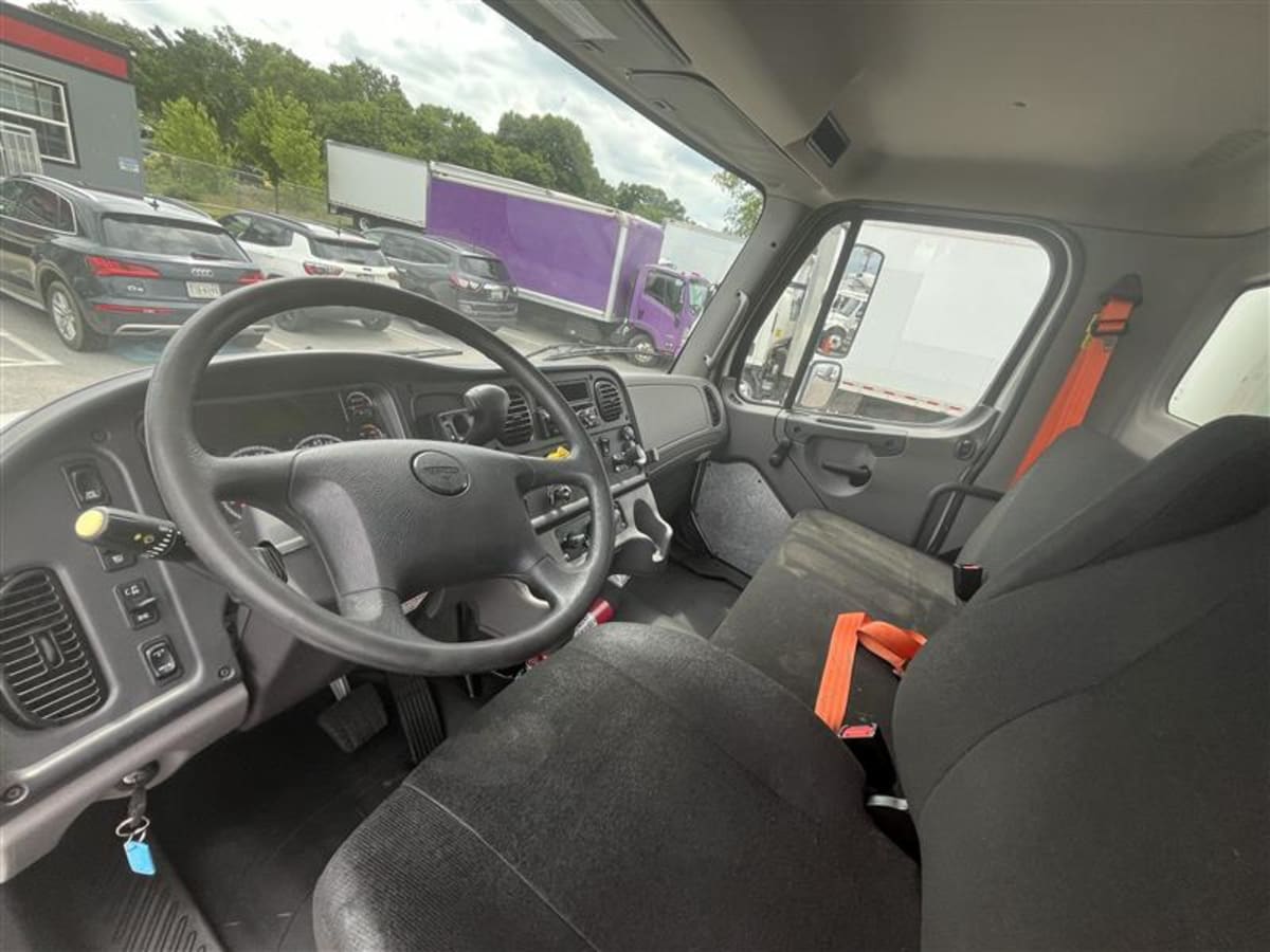 2020 Freightliner/Mercedes M2 106 897724