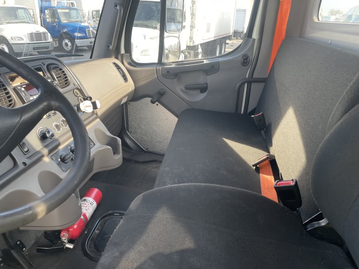 2020 Freightliner M2 106 - image 7