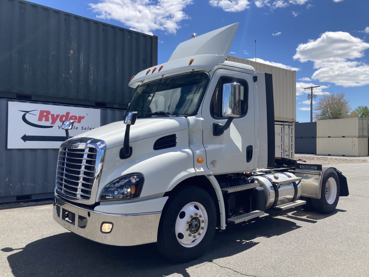 2020 Freightliner Cascadia in Springfield, MA