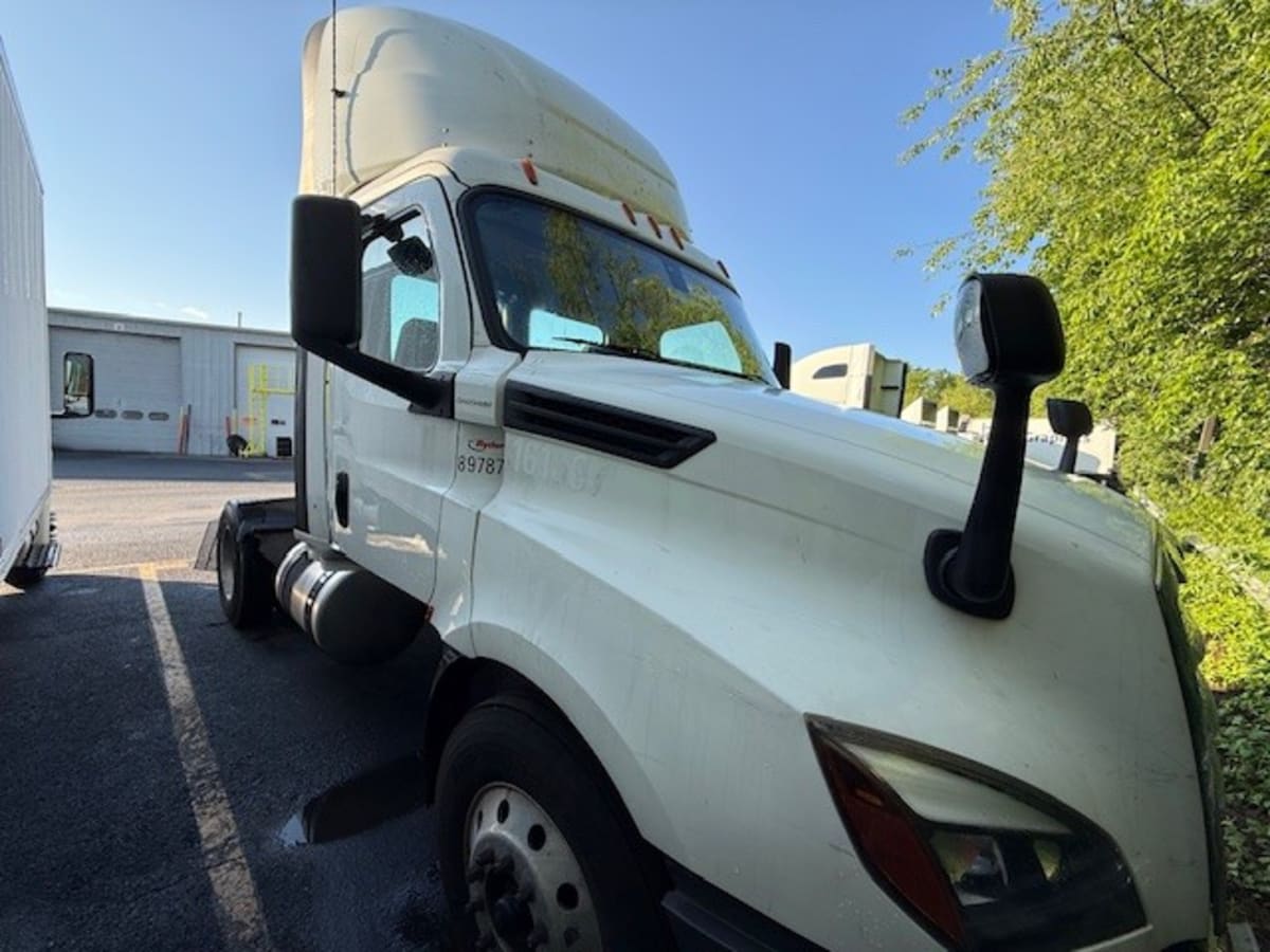 2020 Freightliner - image 8