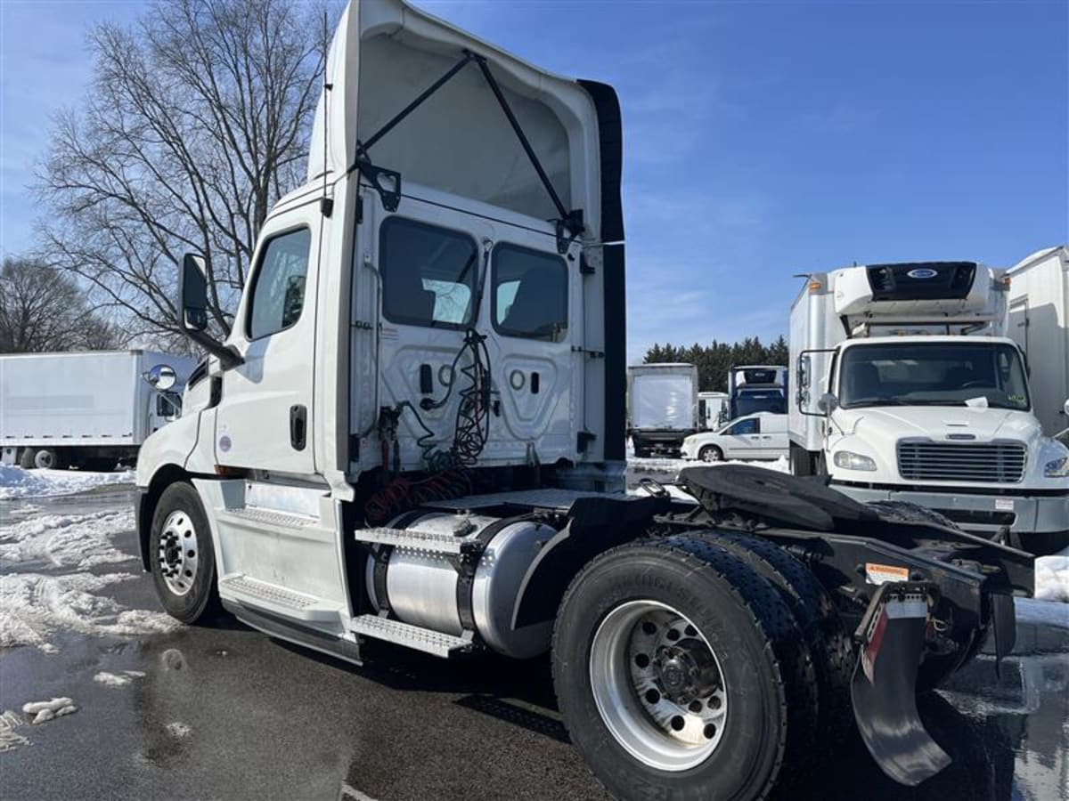 2020 Freightliner - image 6