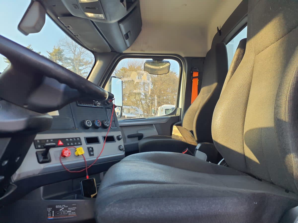 2020 Freightliner/Mercedes NEW CASCADIA 126 897876