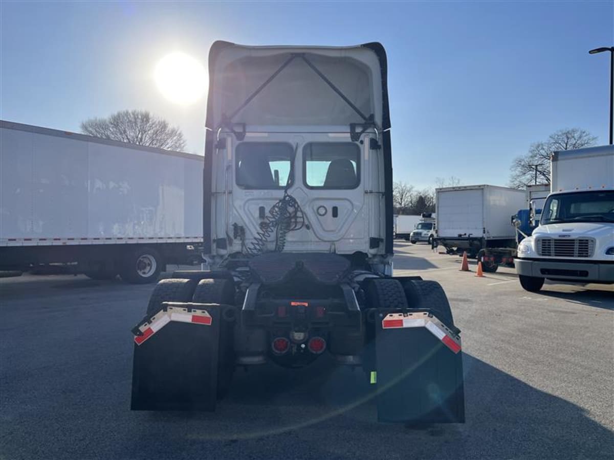 2020 Freightliner - image 5