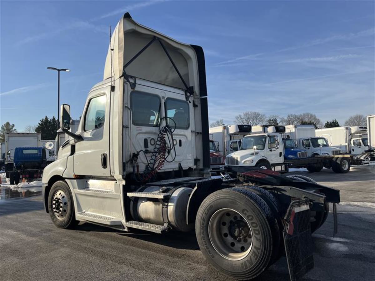 2020 Freightliner - image 6