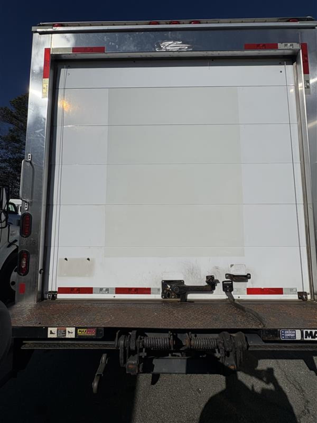 2019 Isuzu NRR 898056