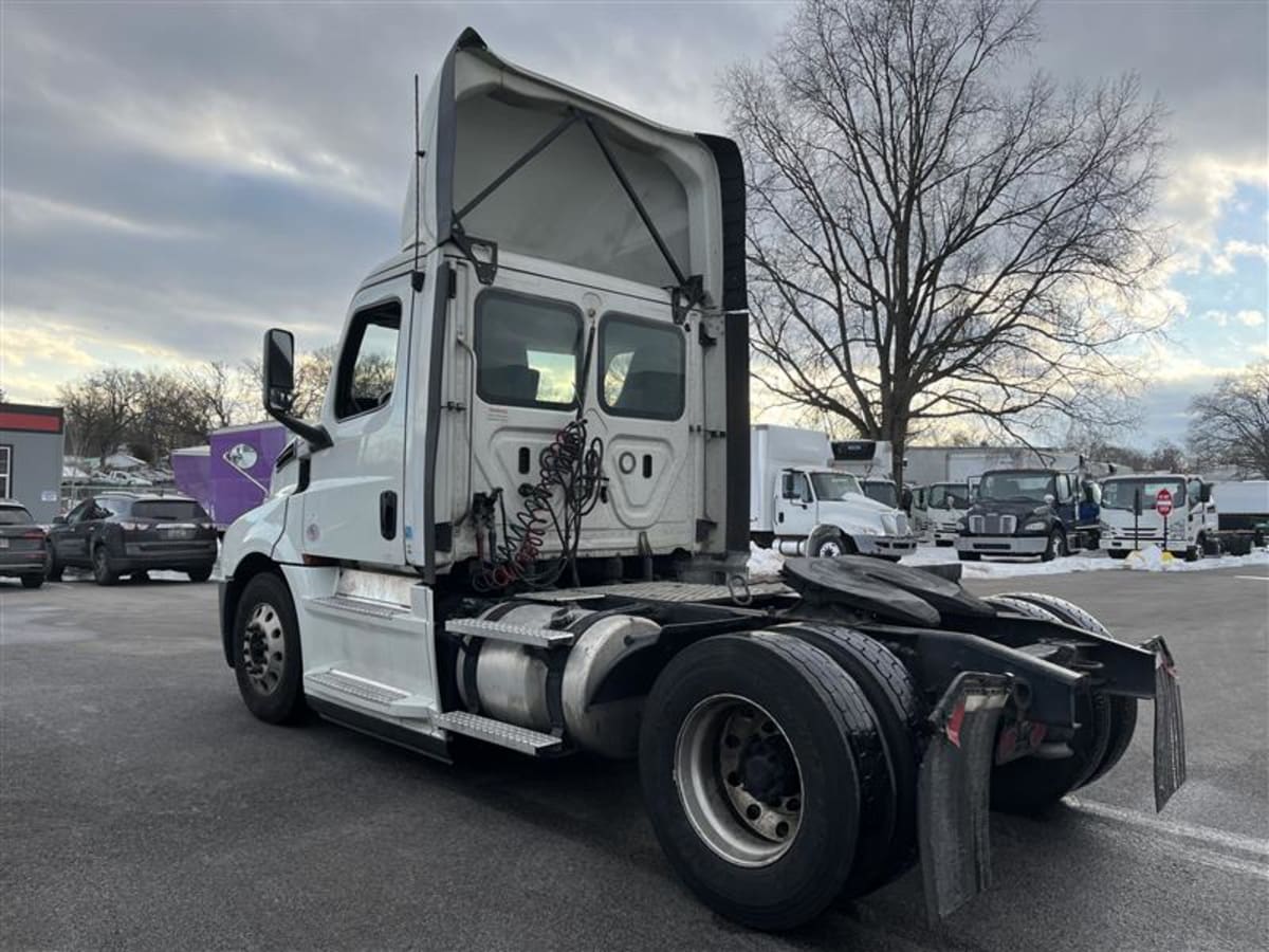 2020 Freightliner - image 6