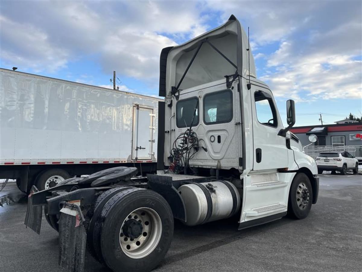 2020 Freightliner - image 4