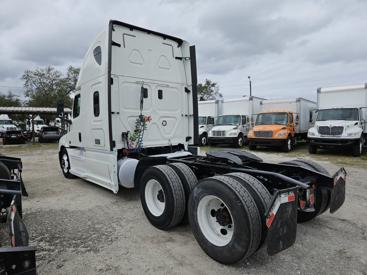 2020 Freightliner/Mercedes NEW CASCADIA PX12664 898069