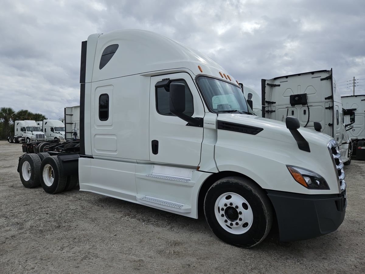 2020 Freightliner/Mercedes NEW CASCADIA PX12664 898069