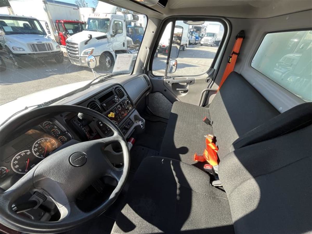 2020 Freightliner/Mercedes M2 106 898141