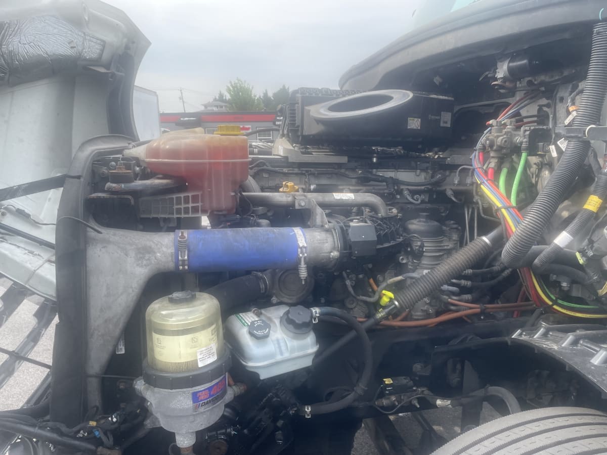 2020 Freightliner Cascadia in Beltsville, MD — photo 8
