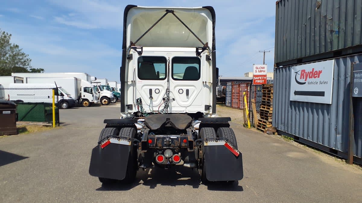 2020 Freightliner/Mercedes NEW CASCADIA 126 898152