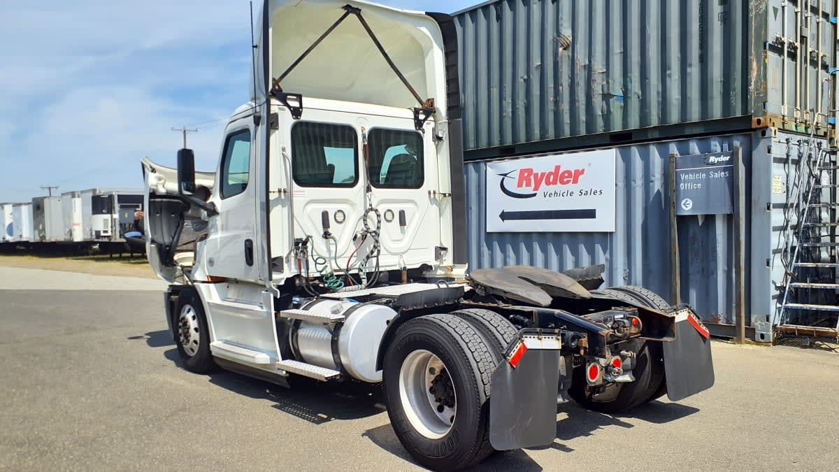 2020 Freightliner/Mercedes NEW CASCADIA 126 898152