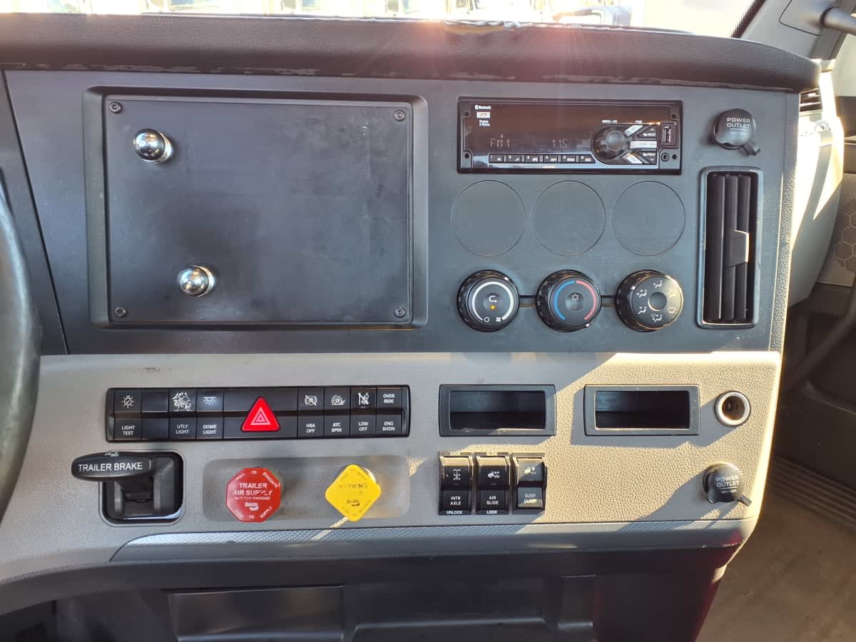 2020 Freightliner - image 12