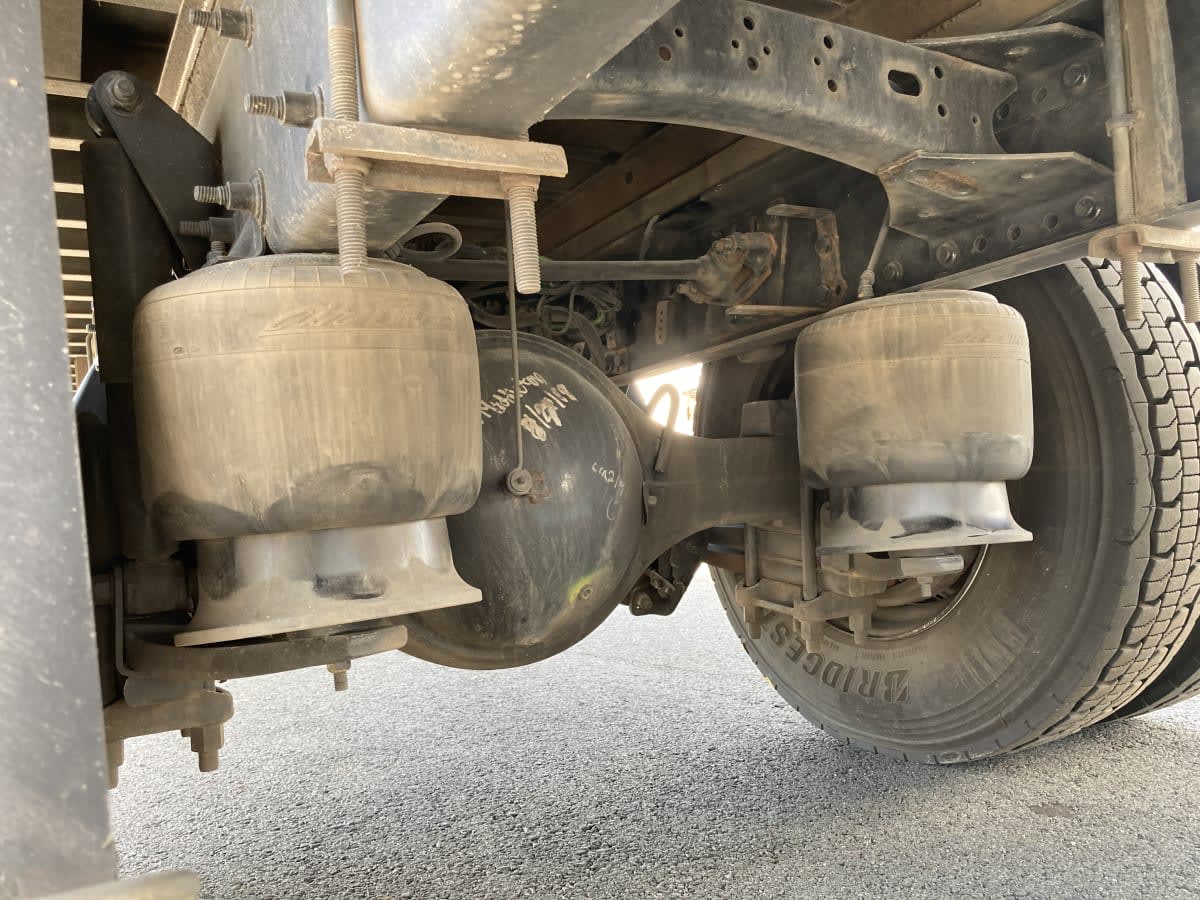 2020 Freightliner/Mercedes M2 106 898290