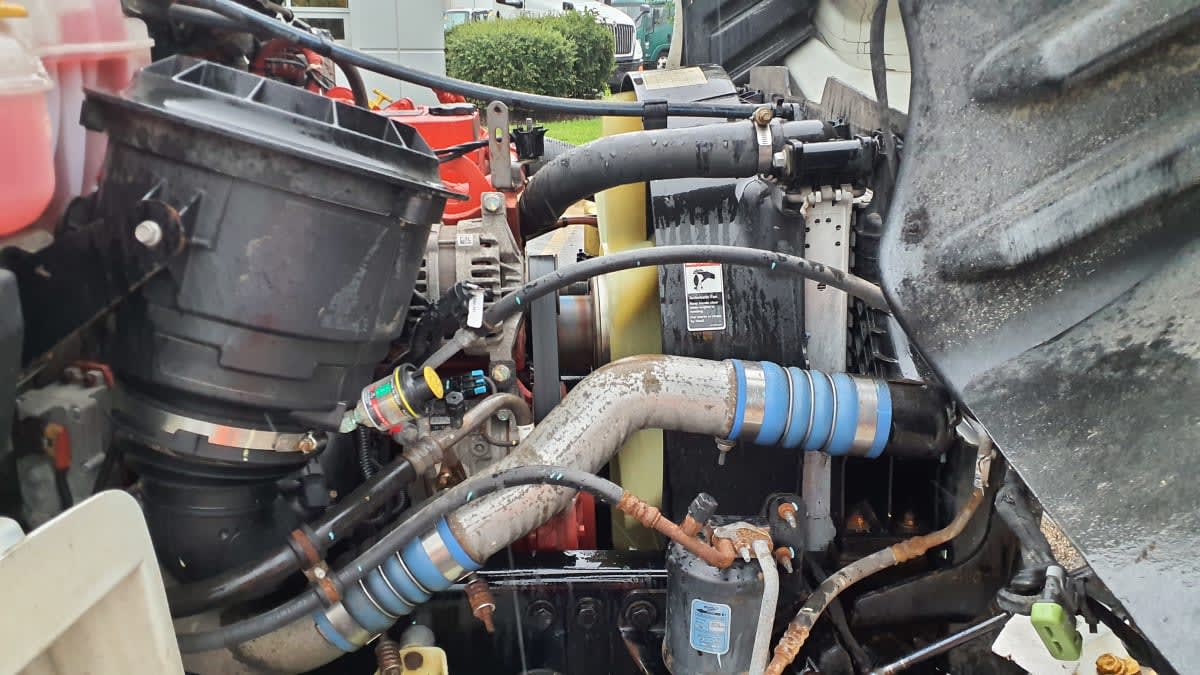 2020 Freightliner/Mercedes M2 106 898626