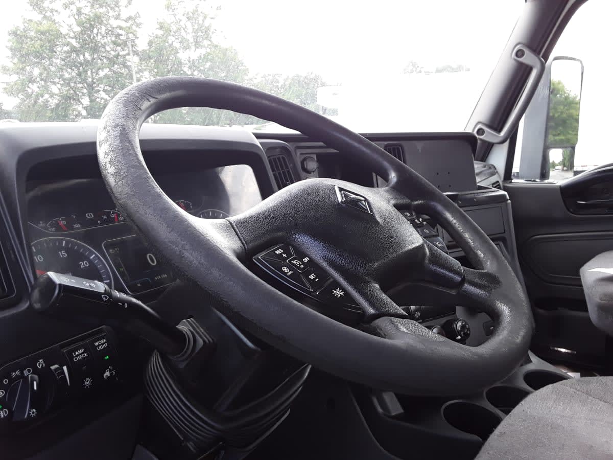 2020 International - image 9