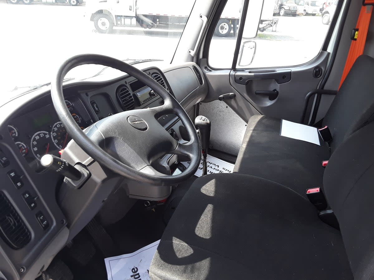 2020 Freightliner/Mercedes M2 106 898676