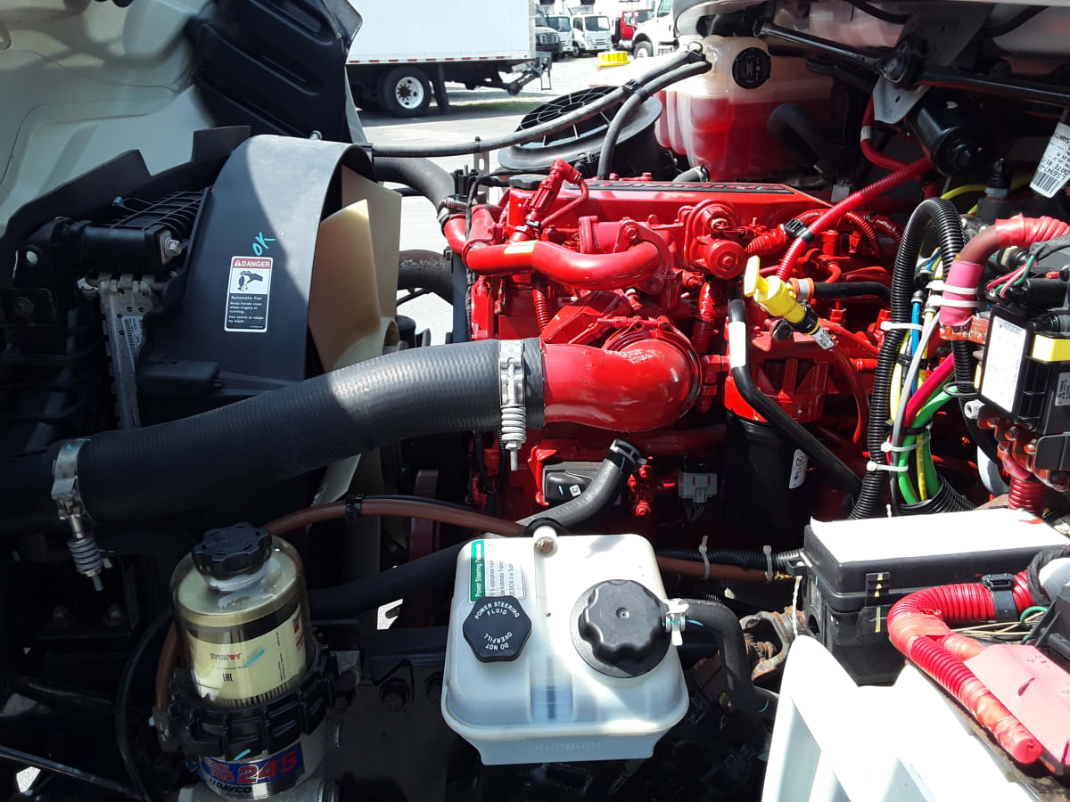 2020 Freightliner/Mercedes M2 106 898676