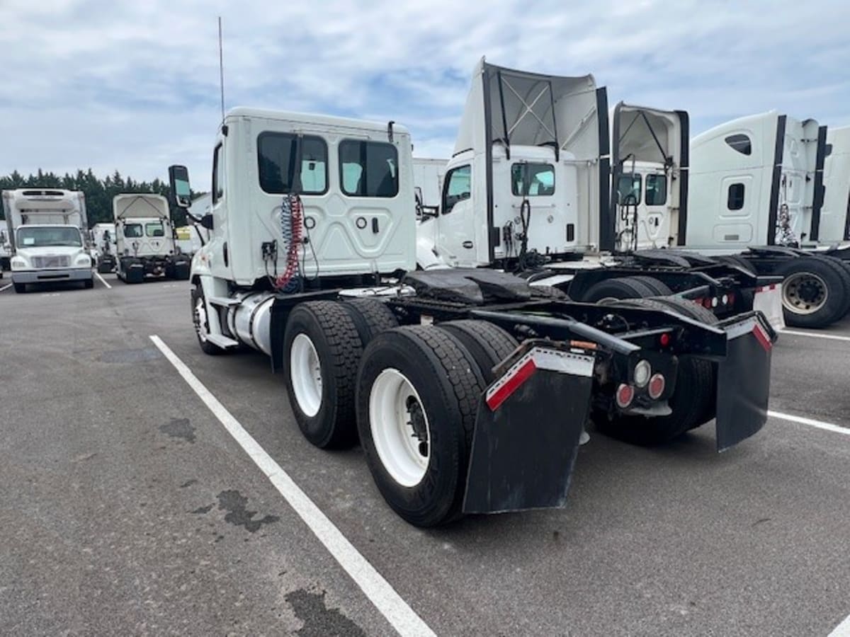 2020 Freightliner/Mercedes CASCADIA 125 898704