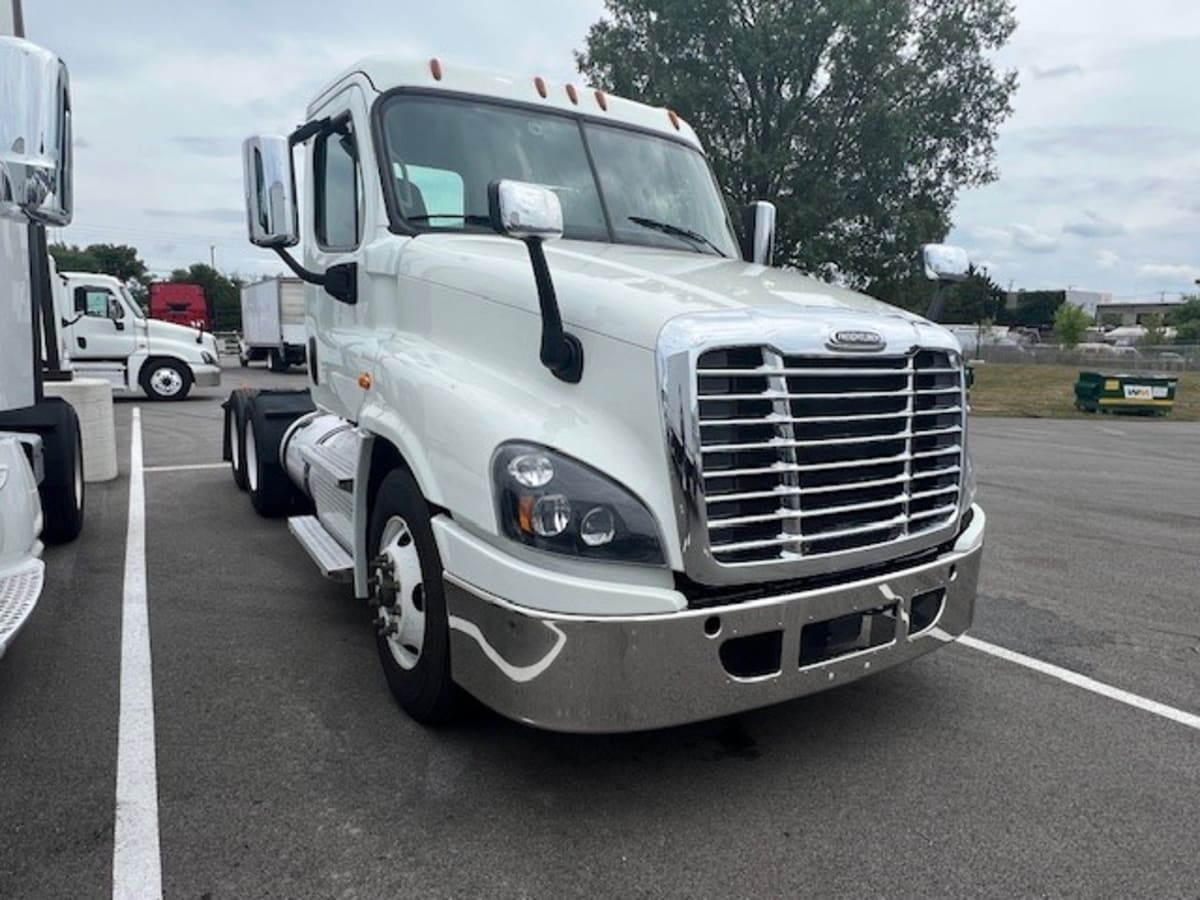 2020 Freightliner/Mercedes CASCADIA 125 898704