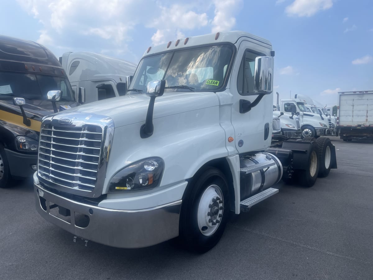 2020 Freightliner/Mercedes CASCADIA 125 898705