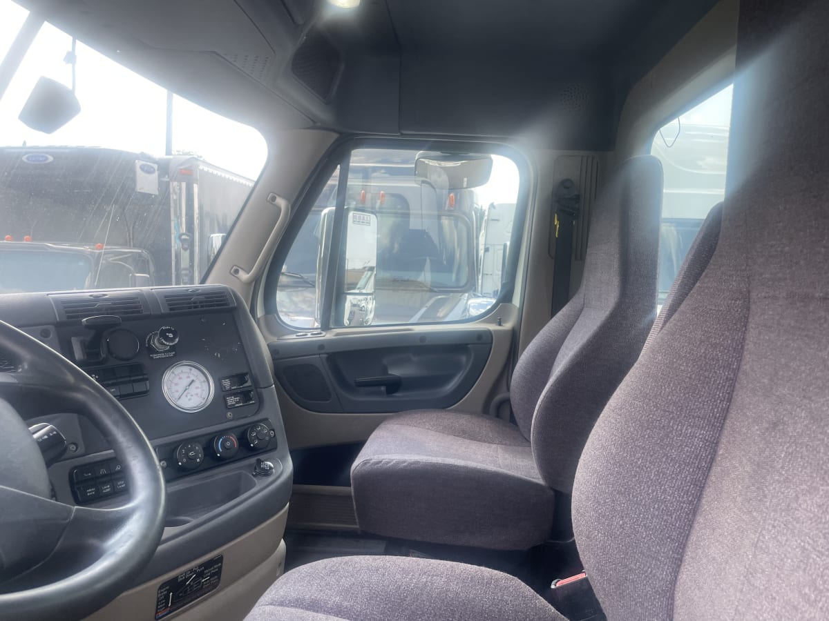 2020 Freightliner/Mercedes CASCADIA 125 898705