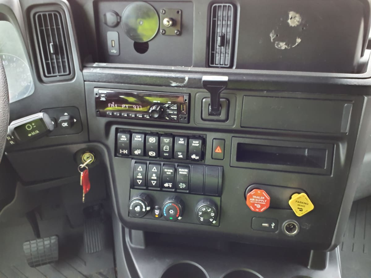 2019 Navistar International LT625 SLPR CAB 898833