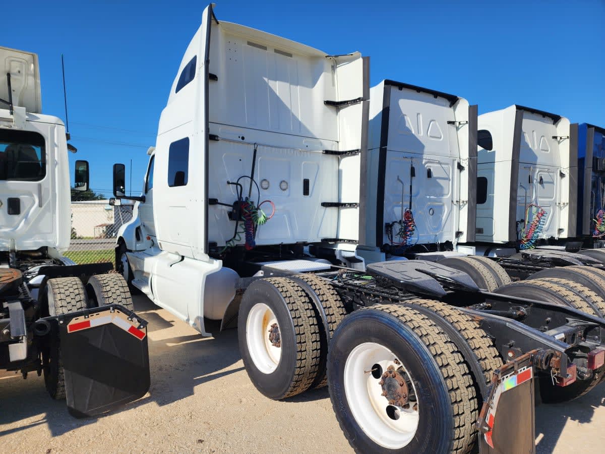 2019 International - image 6