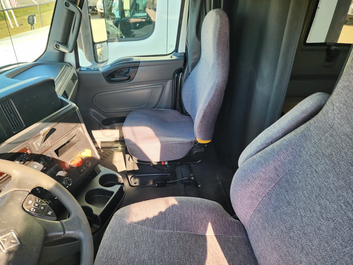 2019 International - image 7