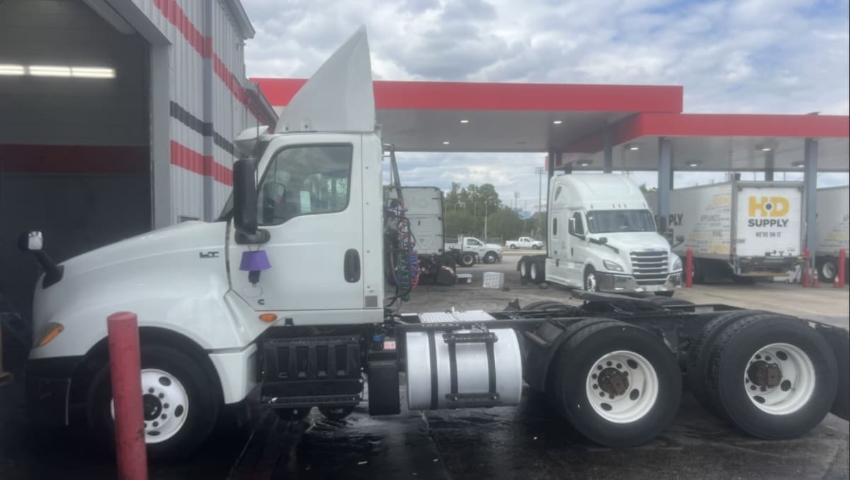 2019 Navistar International LT625 DAYCAB T/A 898880